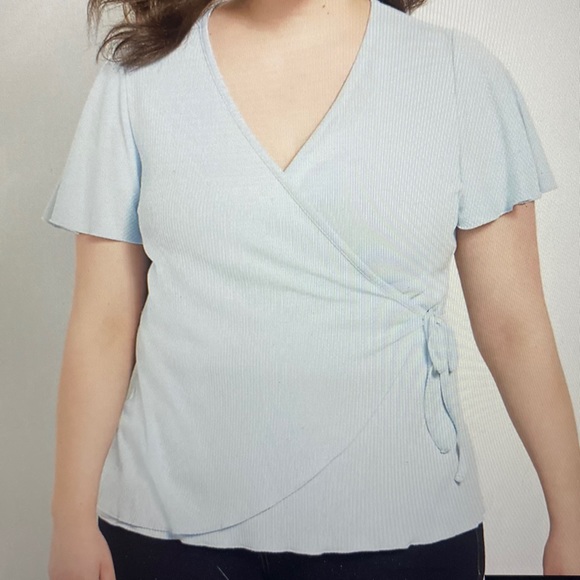 NWT - Lane Bryant Classic Cap Flutter Sleeve Wrap Top Color : Skyway Size 26/28 - Picture 1 of 6